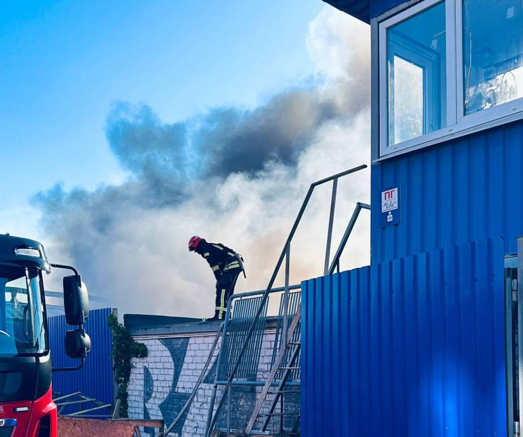 Rusya mağazayı füzeyle vurdu! Ölüler ve çok sayıda yaralı var - Resim: 13